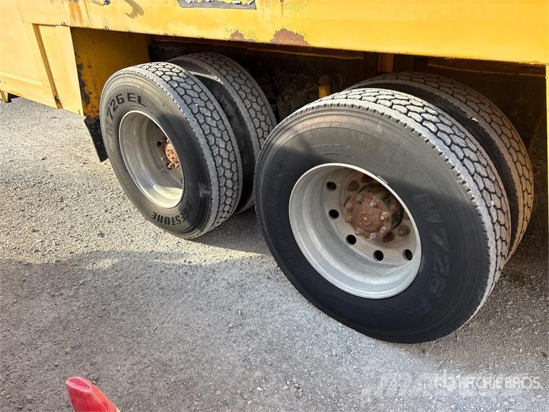 Sterling L9500 6x4 Fuel and Lube Truck Kamioni cisterne