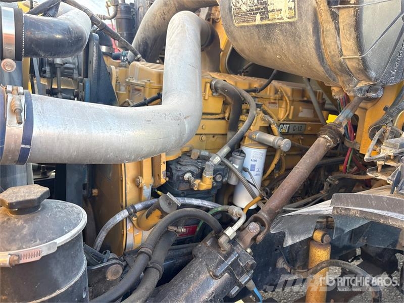 Sterling L9500 6x4 Fuel and Lube Truck Kamioni cisterne