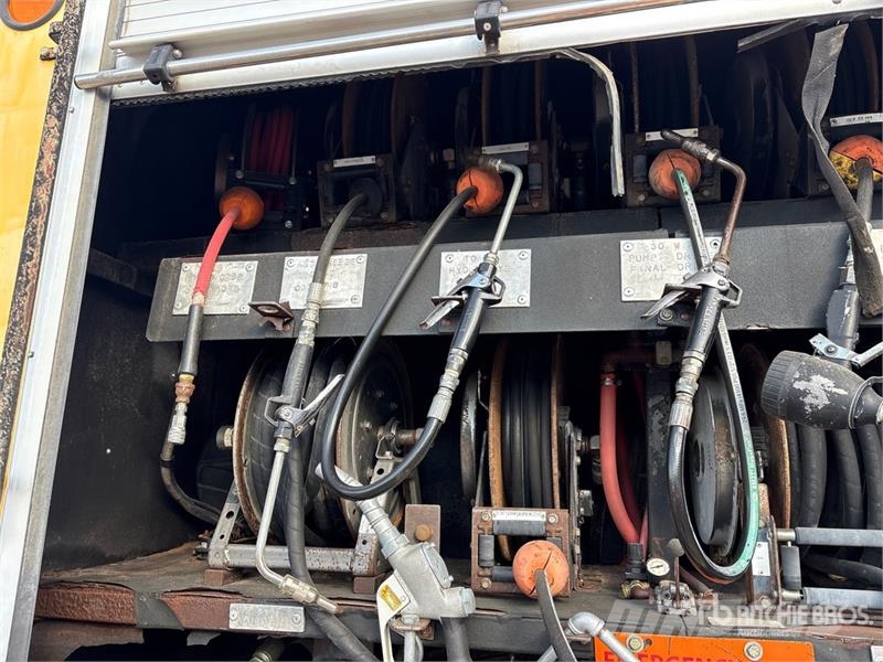 Sterling L9500 6x4 T/A Fuel and Lube Truck Cysterna