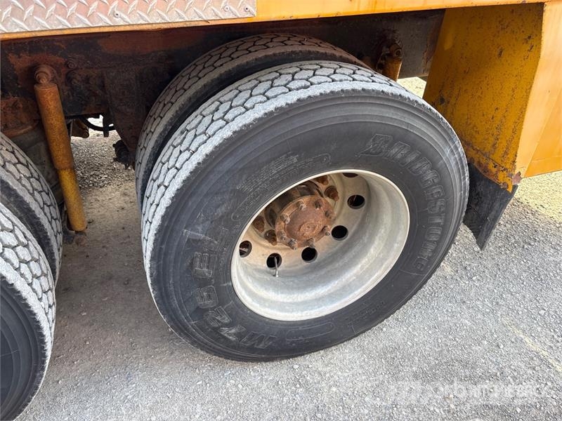 Sterling L9500 6x4 T/A Fuel and Lube Truck Cysterna