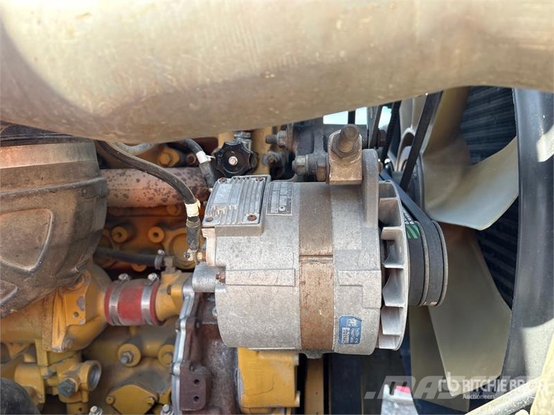 Sterling L9500 6x4 T/A Fuel and Lube Truck Cysterna