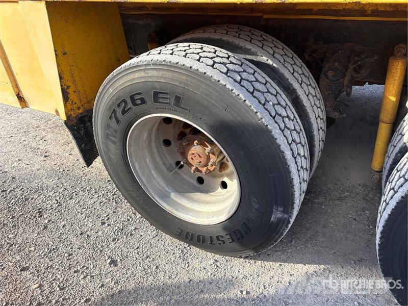 Sterling L9500 6x4 T/A Fuel and Lube Truck Cysterna