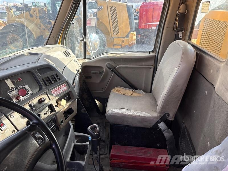 Sterling L9500 6x4 T/A Fuel and Lube Truck Cysterna