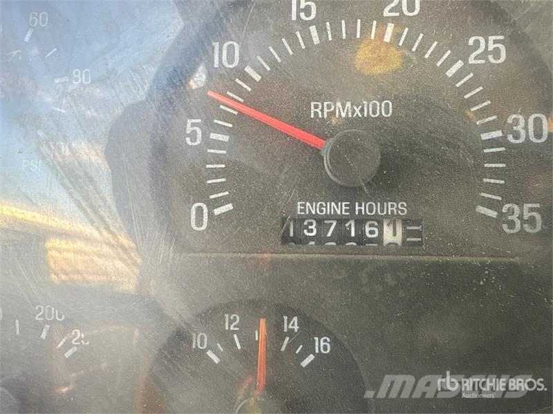 Sterling L9500 6x4 T/A Fuel and Lube Truck Cysterna