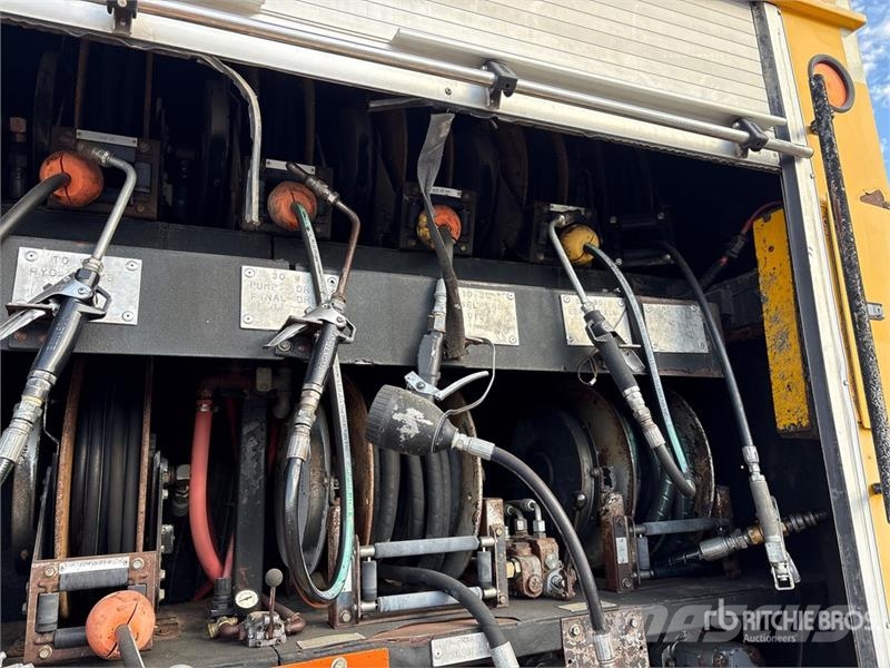 Sterling L9500 6x4 T/A Fuel and Lube Truck Cysterna