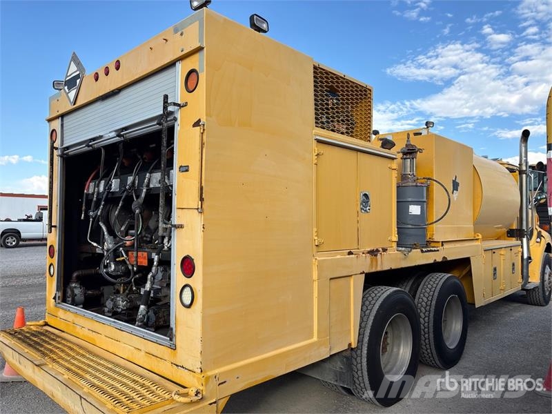 Sterling L9500 6x4 T/A Fuel and Lube Truck Cysterna