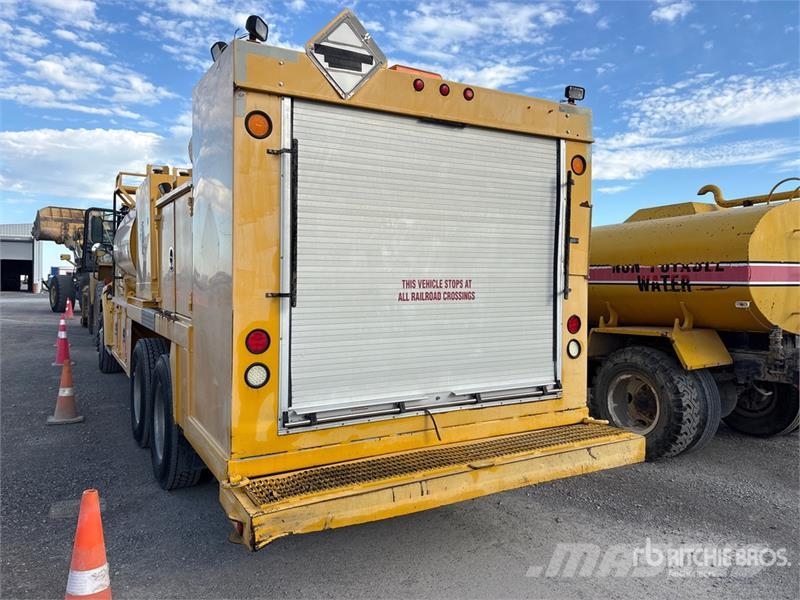 Sterling L9500 6x4 T/A Fuel and Lube Truck Cysterna