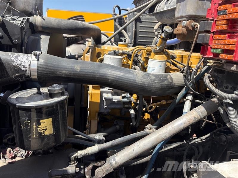Sterling M6500 4x2 Cab and Chassis Kabinler