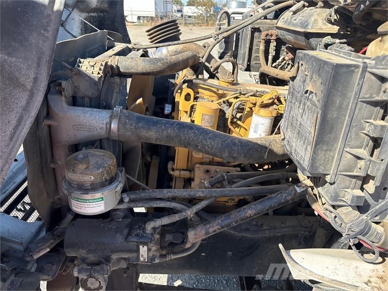 Sterling on Sterling M8500 4x2 Asphalt Distributor Truck Motrici cisterna