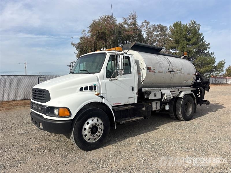 Sterling on Sterling M8500 4x2 Asphalt Distributor Truck Tartályos teherautók