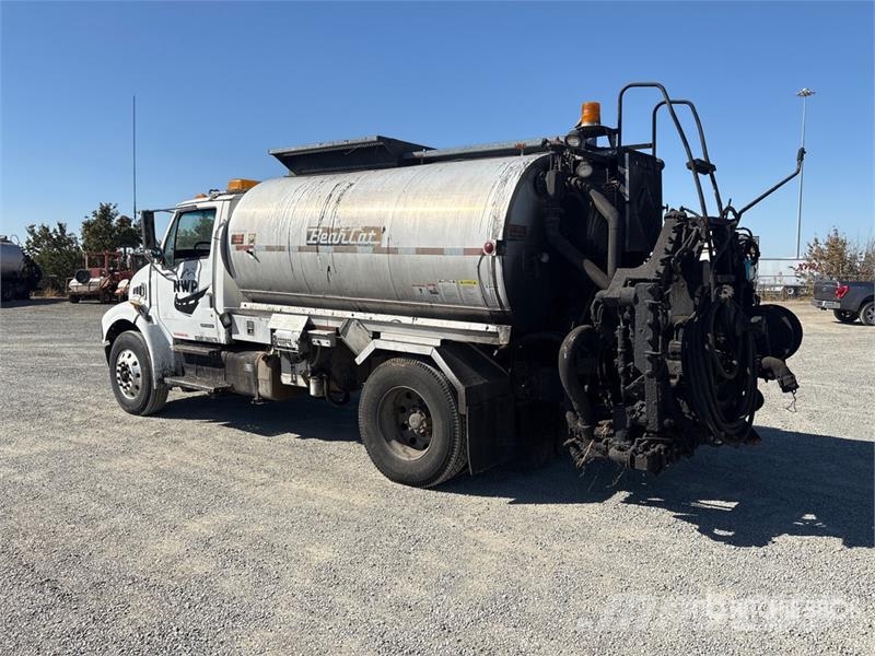 Sterling on Sterling M8500 4x2 Asphalt Distributor Truck Motrici cisterna