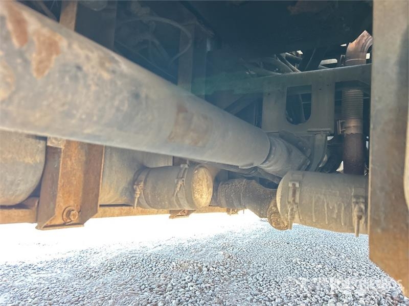 Sterling V350SHA on Sterling L7501 4x2 Vacuum Tanker Truck Kombinētās vakumsūkņa mašīnas