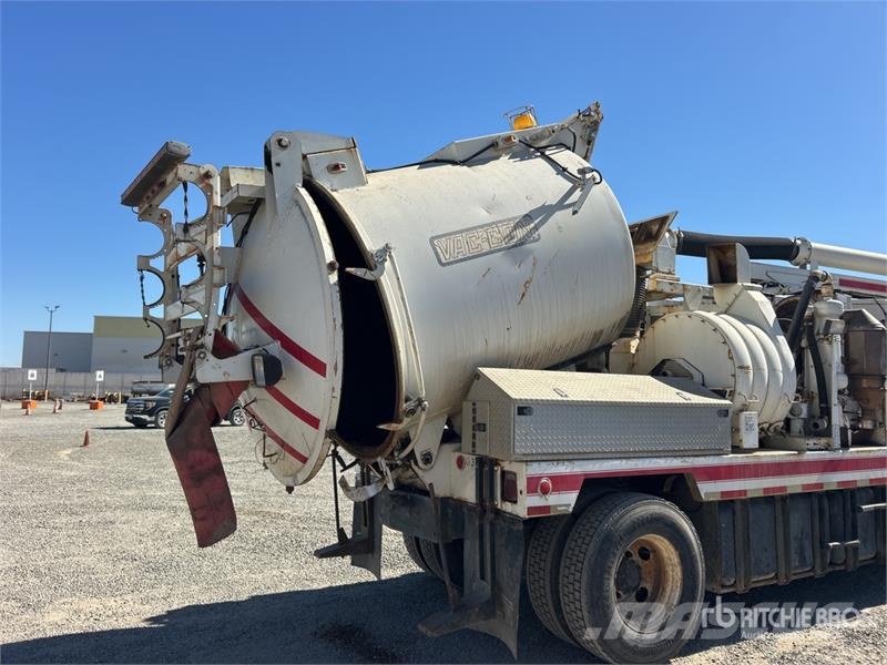 Sterling V350SHA on Sterling L7501 4x2 Vacuum Tanker Truck Kombinētās vakumsūkņa mašīnas