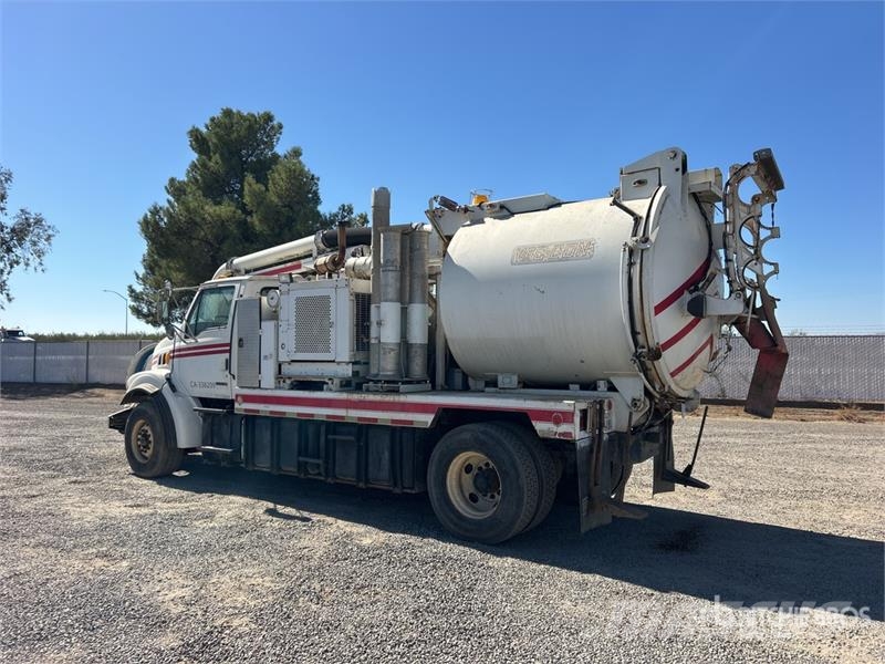Sterling V350SHA on Sterling L7501 4x2 Vacuum Tanker Truck Kombinētās vakumsūkņa mašīnas