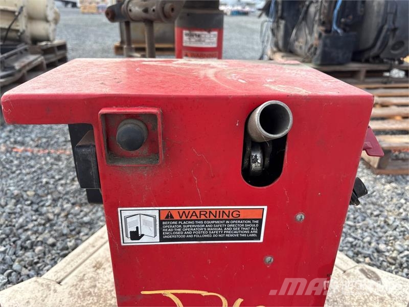 Stertil-Koni SKTJ401E Pnuematic Transmission Jack معدات البناء - غير ذلك