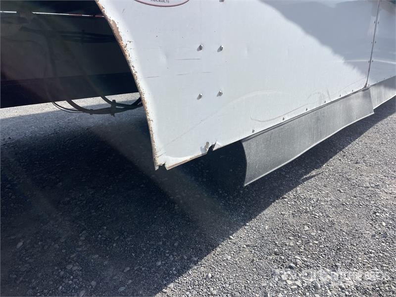 Stoughton 53 ft x 102 in T/A Van Trailer Furgons