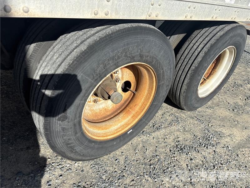 Stoughton 53 ft x 102 in T/A Van Trailer 박스 바디 트레일러