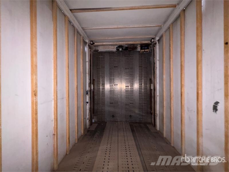Stoughton T/A 3 Car Enclosed Car Carrier Trailer Araç nakil yari çekicileri