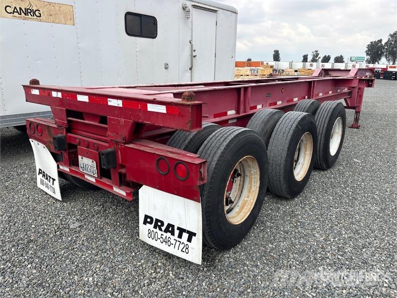Strick Tri/A 33 Ft Container Trailer مقطورات حاويات