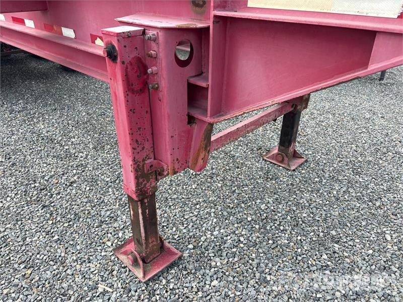Strick Tri/A 33 Ft Container Trailer مقطورات حاويات