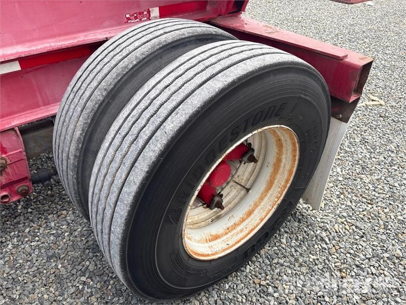 Strick Tri/A 33 Ft Container Trailer مقطورات حاويات