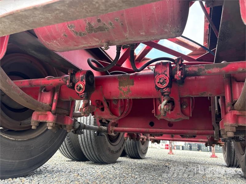 Strick Tri/A 33 Ft Container Trailer مقطورات حاويات