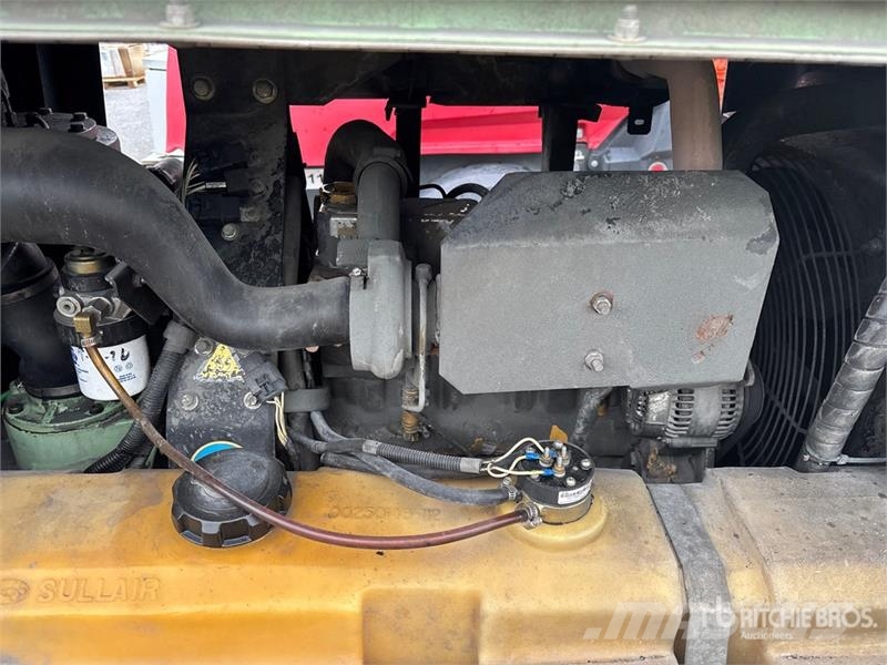 Sullair 260DPQ 260 cfm Mobile Air Compressor Kompressorit