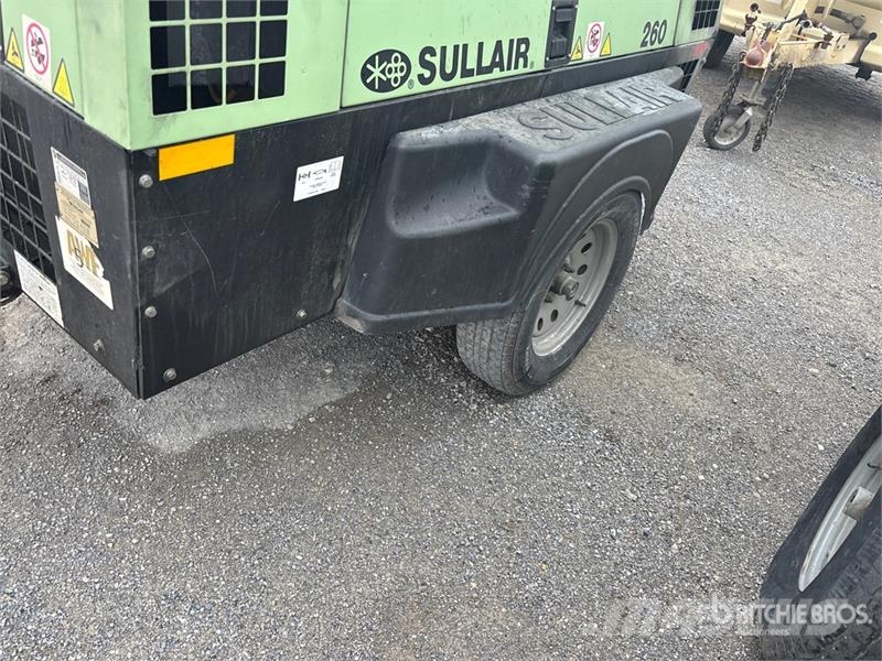 Sullair 260DPQ 260 cfm Mobile Air Compressor Kompressorit