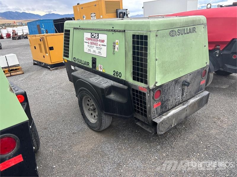 Sullair 260DPQ 260 cfm Mobile Air Compressor Kompressorit