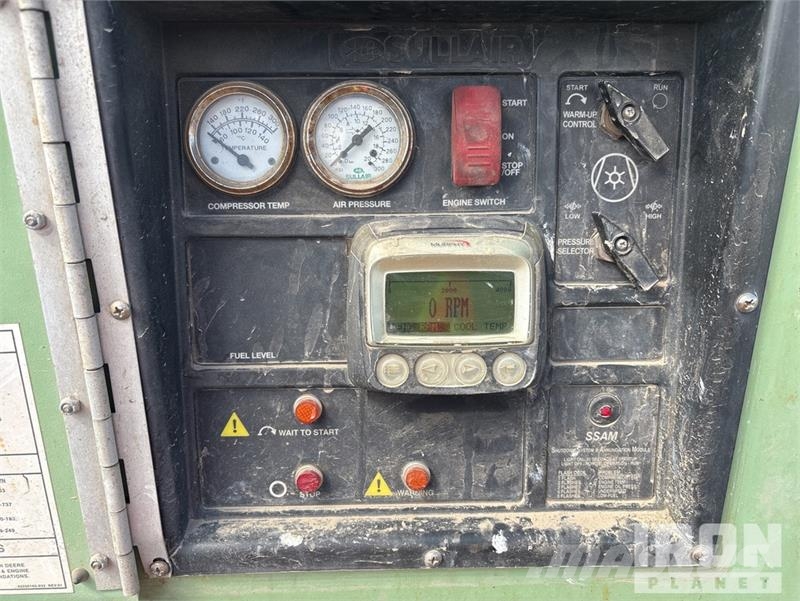 Sullair 375H DPQ JD3 375 cfm Mobile Air Compressor コンプレッサー