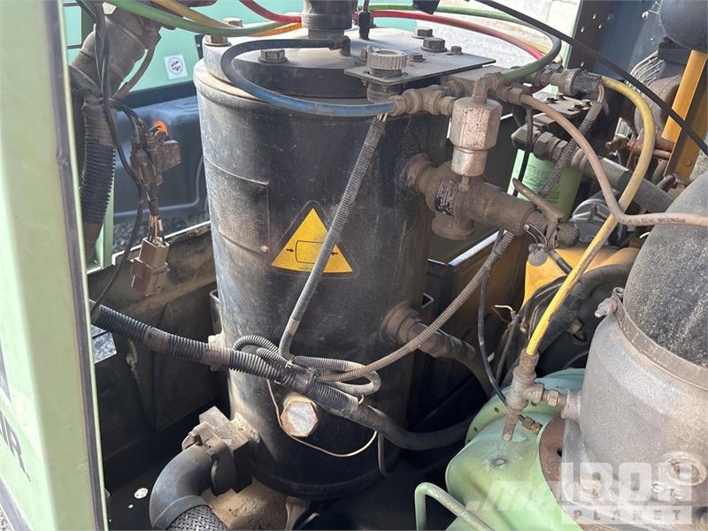 Sullair 375H DPQ JD3 375 cfm Mobile Air Compressor コンプレッサー