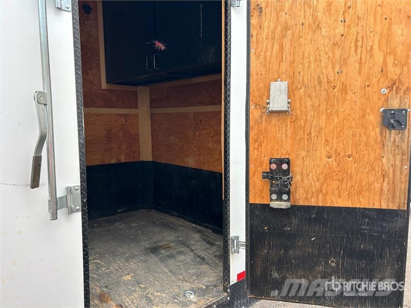  Sun Devil 16 ft T/A Enclosed Trailer Anhänger-Kastenaufbau
