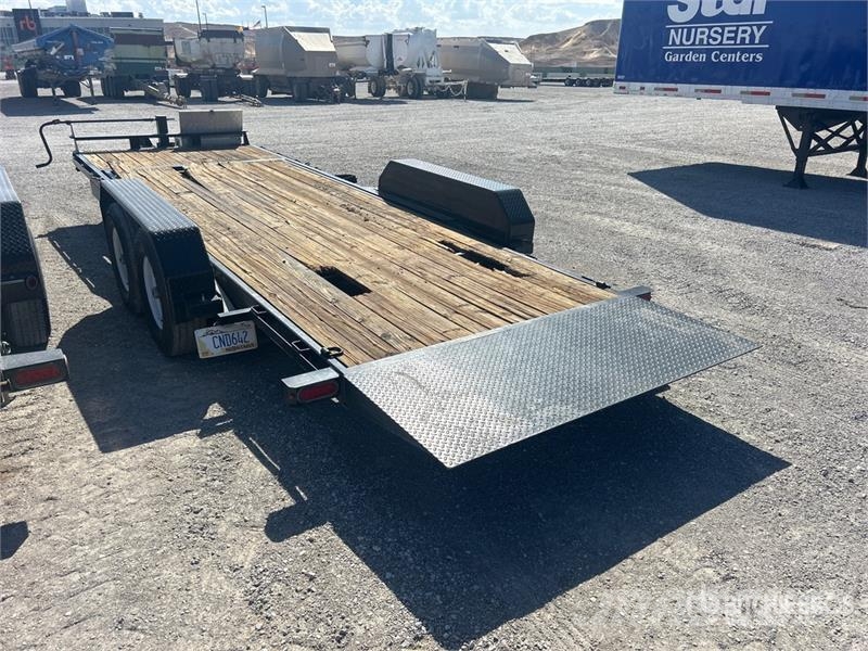 sure-trac 23 ft T/A Tilt Deck Trailer Низькорамні причепи