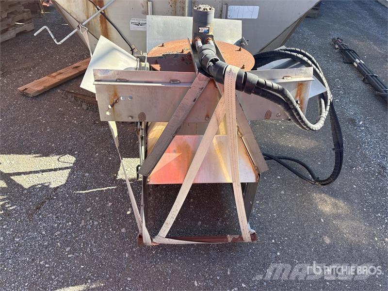 Swenson Salt Spreader 砂鹽撒布機