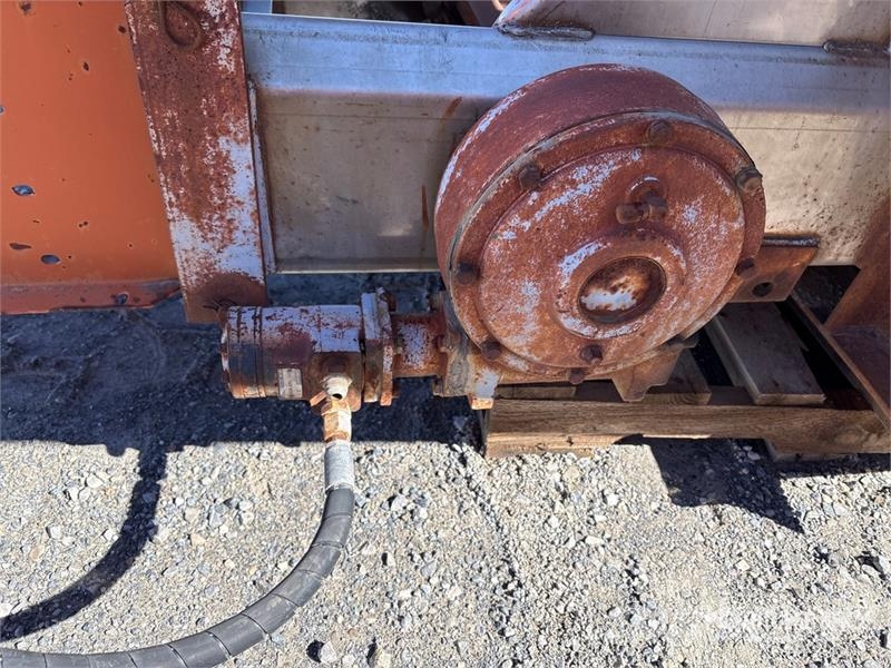 Swenson Salt Spreader - Fits Truck Posipači soli i pijeska