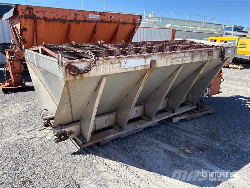 Swenson Salt Spreader - Fits Truck Posipači soli i pijeska