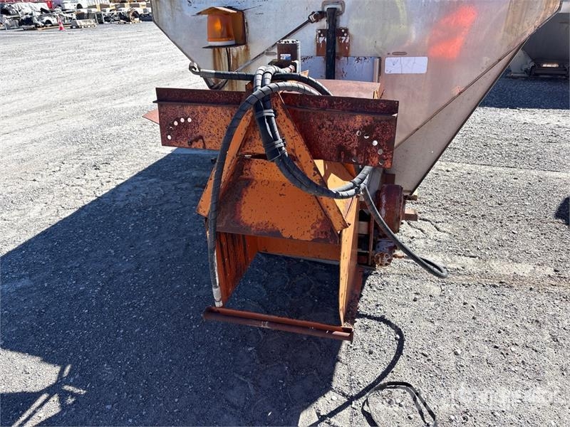 Swenson Salt Spreader - Fits Truck Posipači soli i pijeska