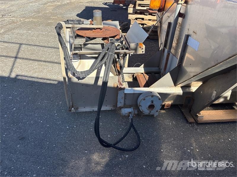 Swenson Salt Spreader 砂鹽撒布機