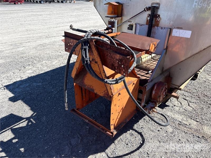 Swenson Salt Spreader - Fits Truck Posipači soli i pijeska