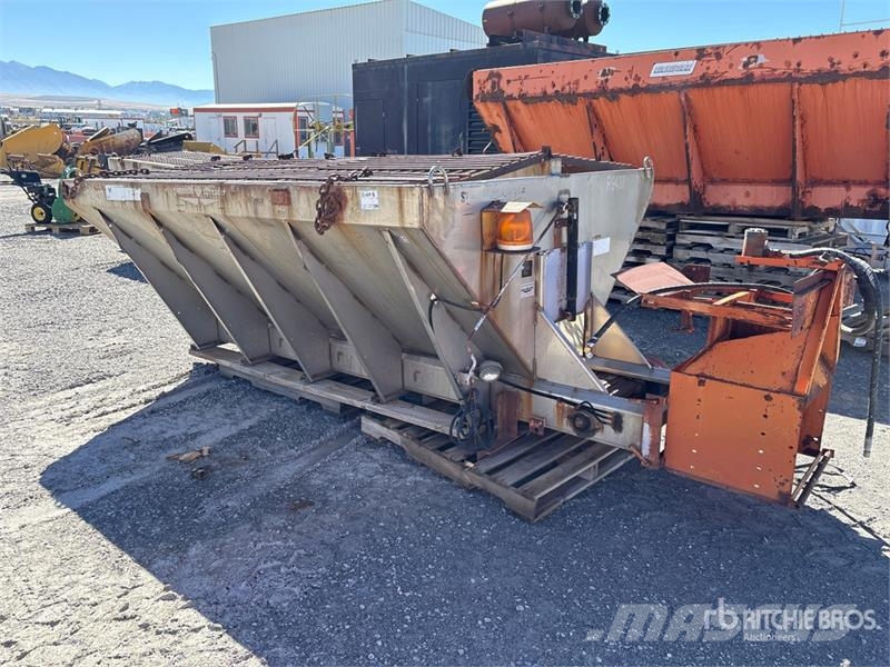 Swenson Salt Spreader - Fits Truck Posipači soli i pijeska
