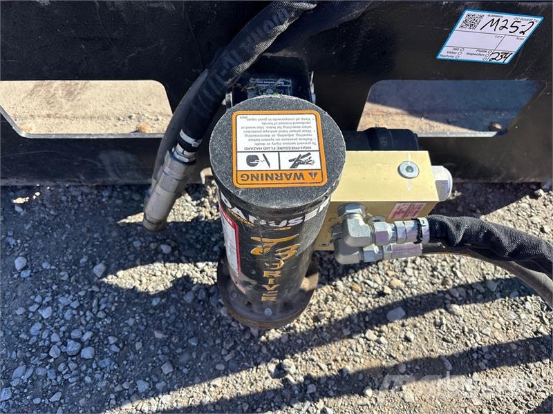  T3 Skid Steer Post Driver Technika pro oplocení a ohrady