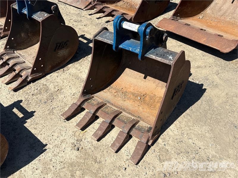 TAG 24 in Digging Excavator Bucket Baldes