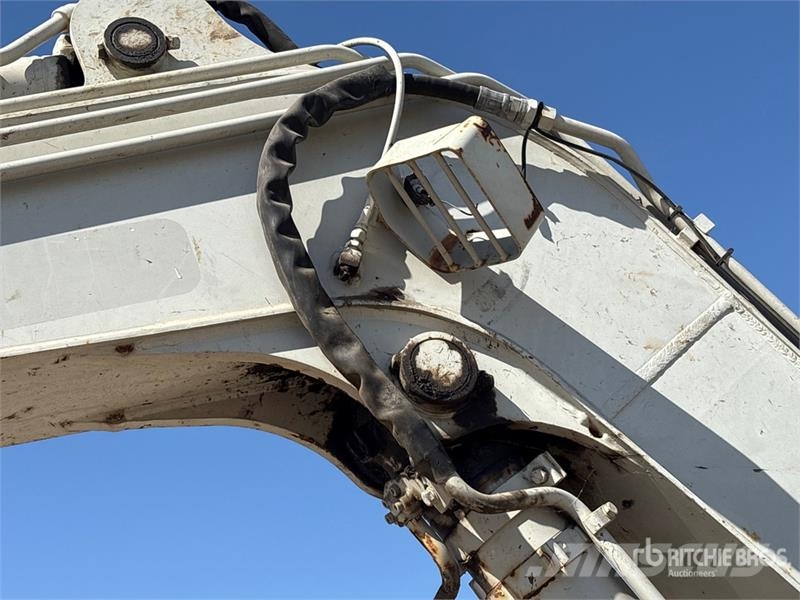 Takeuchi TB180FR Tracked Excavator Гусеничные экскаваторы