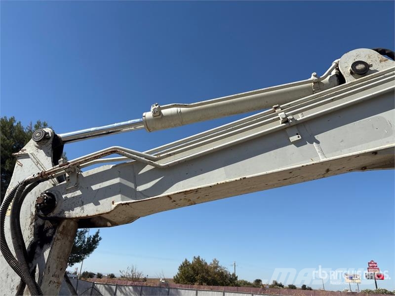 Takeuchi TB180FR Tracked Excavator Гусеничные экскаваторы