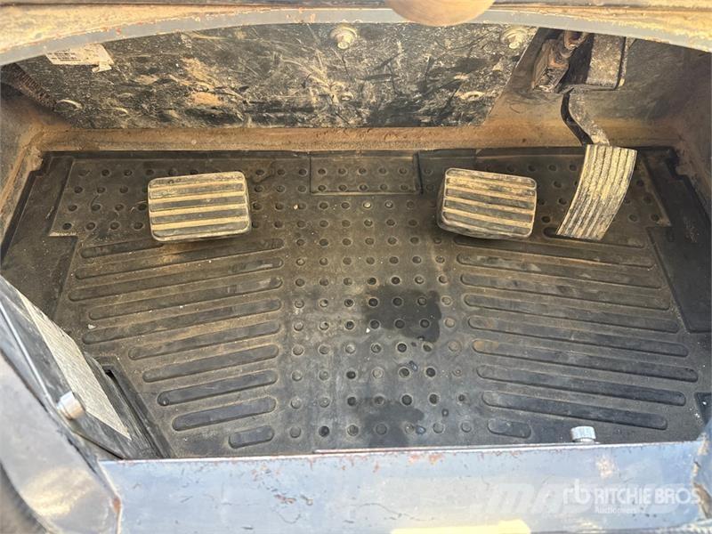 Takeuchi TL12V2 Kompaktrakodók
