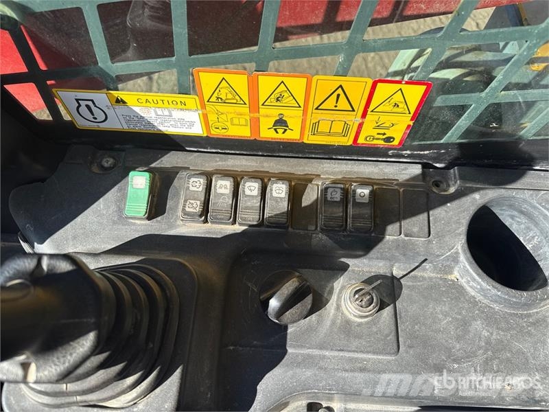 Takeuchi TL12V2 Kompaktrakodók