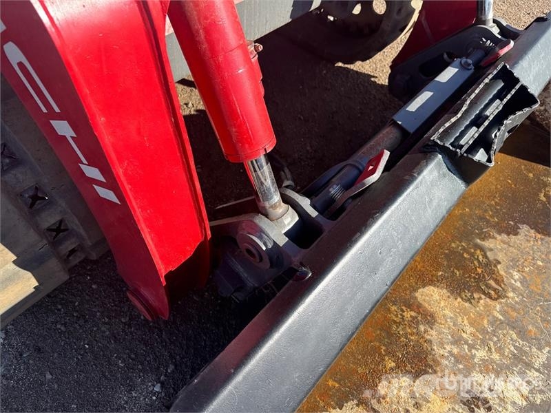 Takeuchi TL12V2 Kompaktrakodók