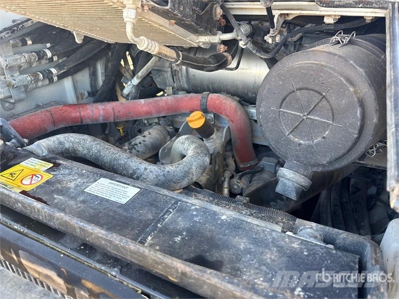 Takeuchi TL12V2 Kompaktrakodók