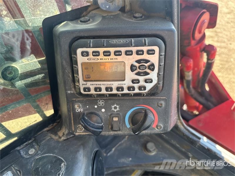 Takeuchi TL12V2 Kompaktrakodók