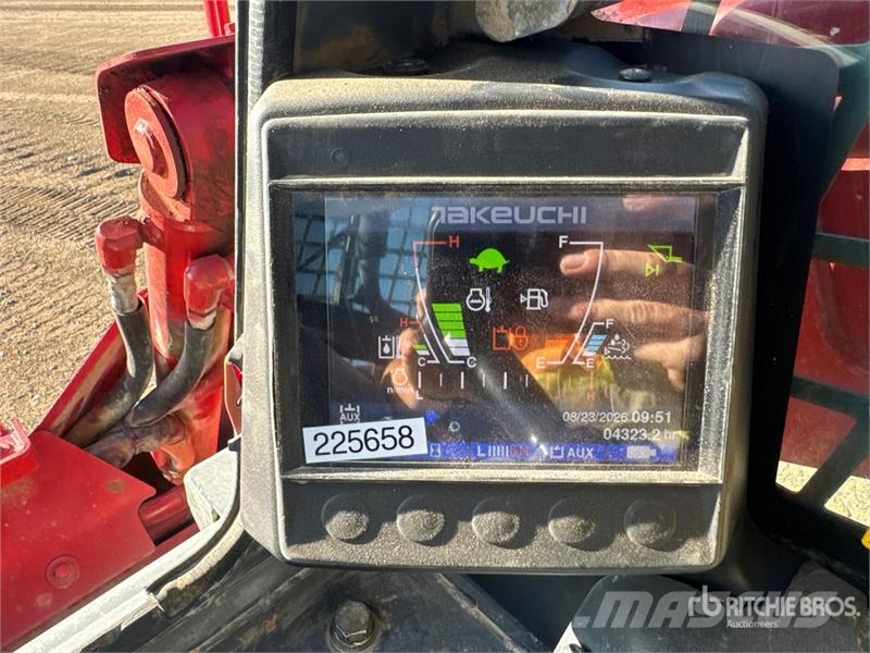 Takeuchi TL12V2 Kompaktrakodók